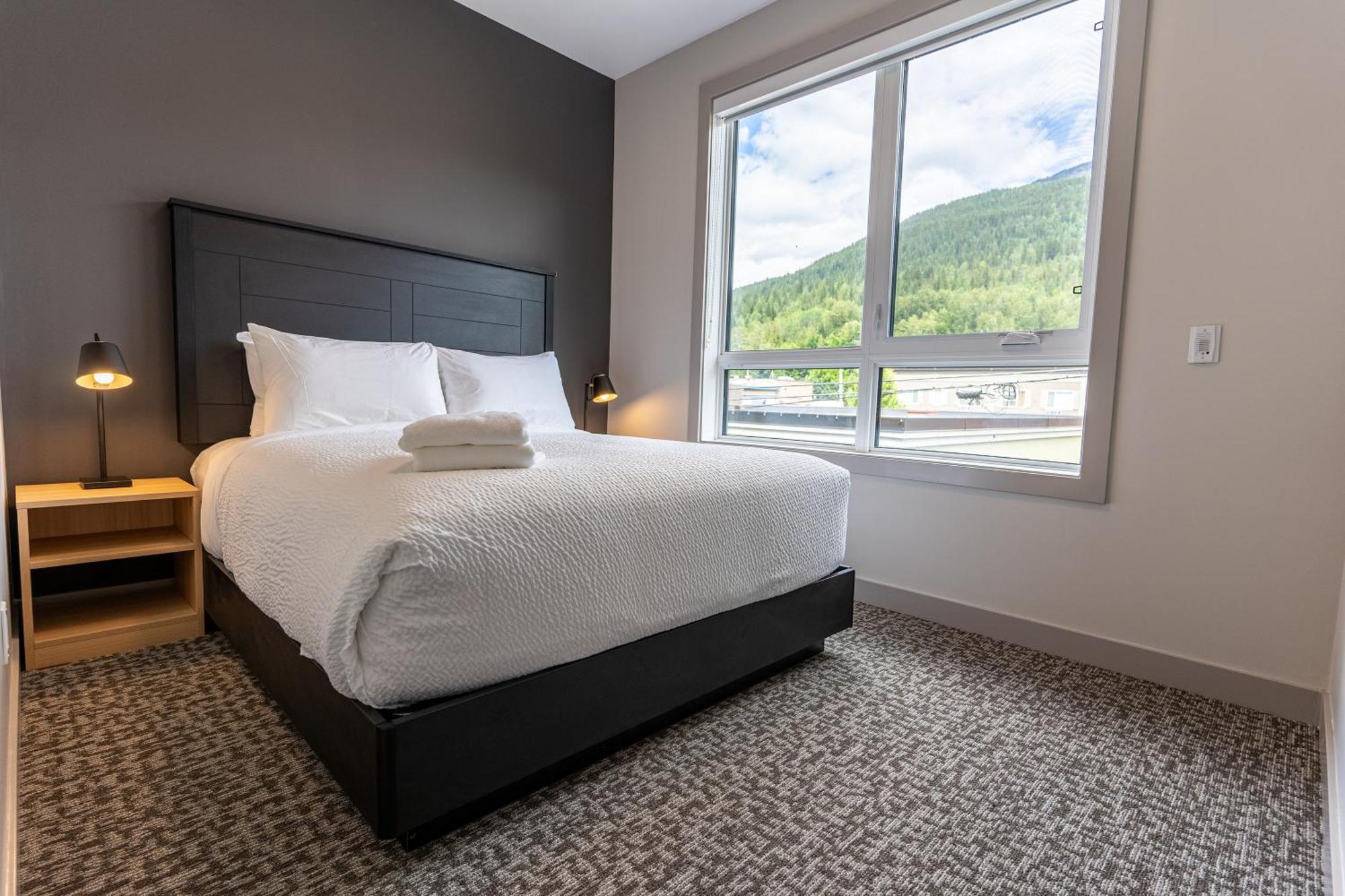 Basecamp Suites Revelstoke Buitenkant foto