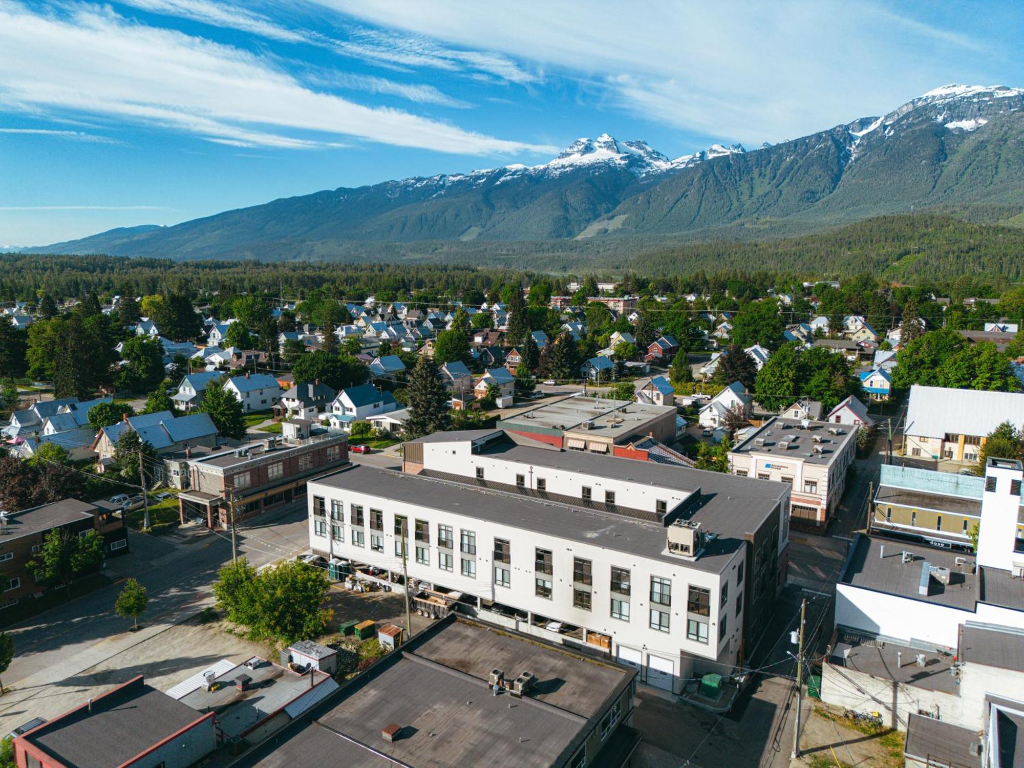 Basecamp Suites Revelstoke Buitenkant foto