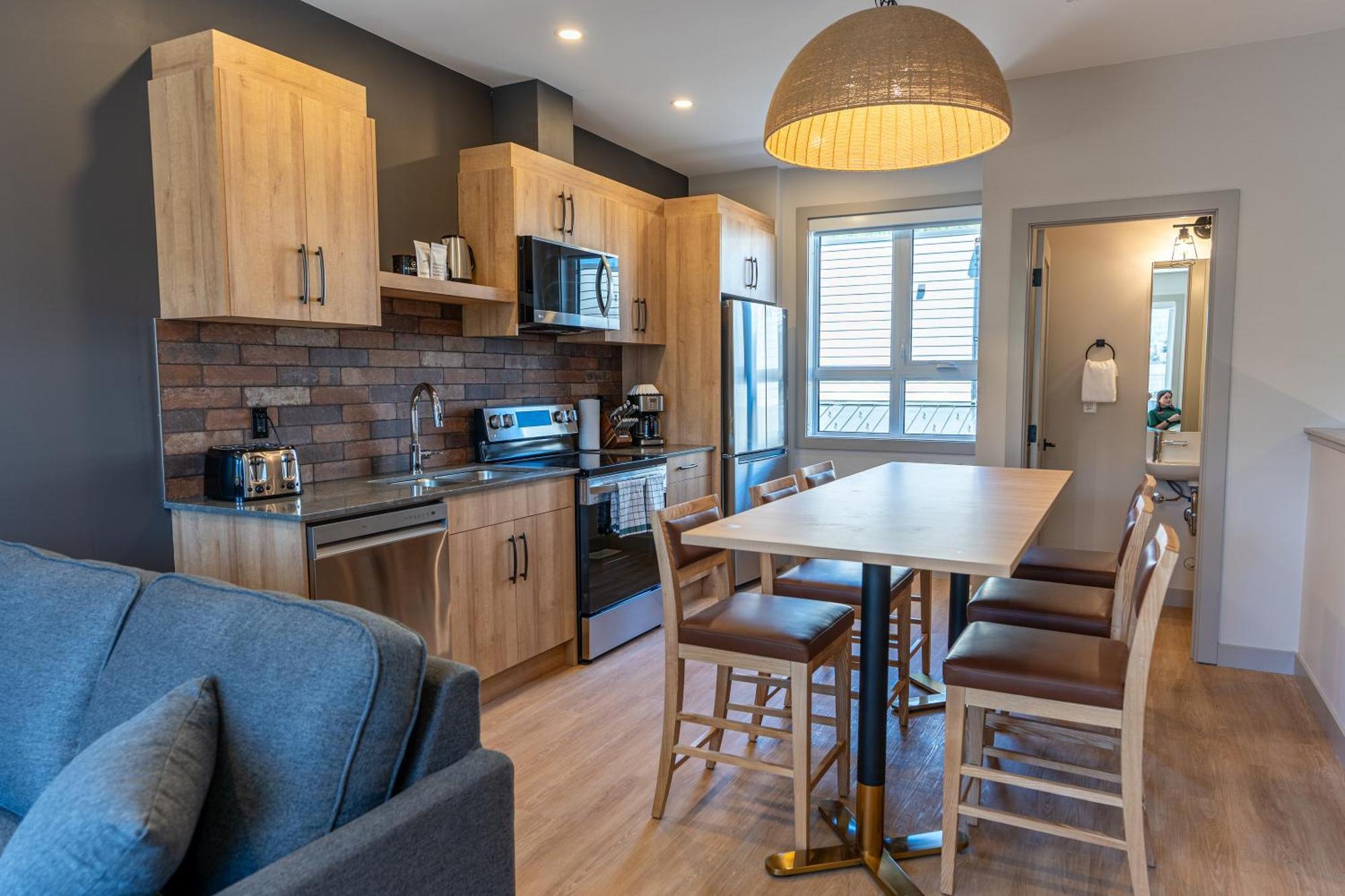 Basecamp Suites Revelstoke Buitenkant foto