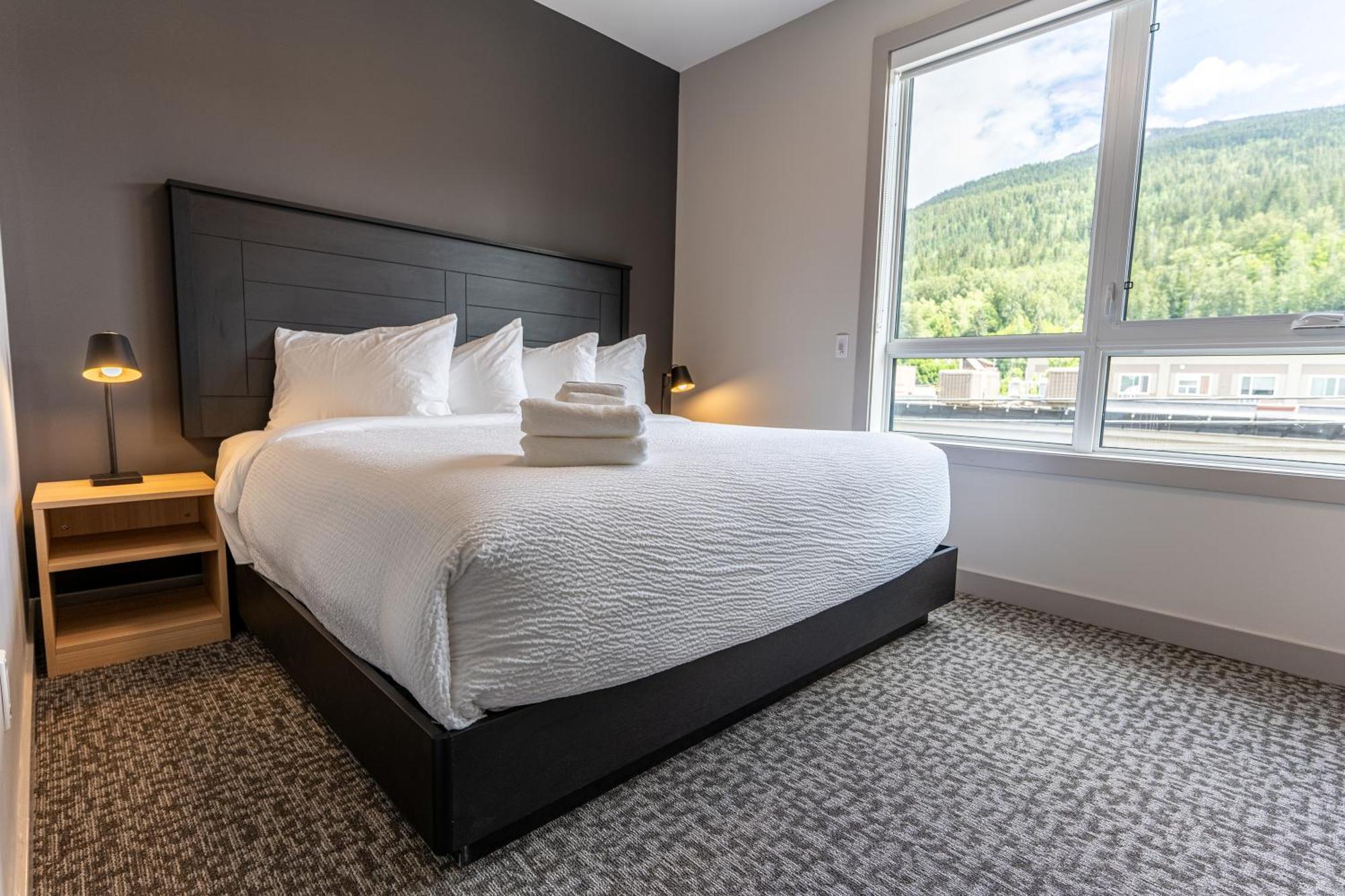 Basecamp Suites Revelstoke Buitenkant foto