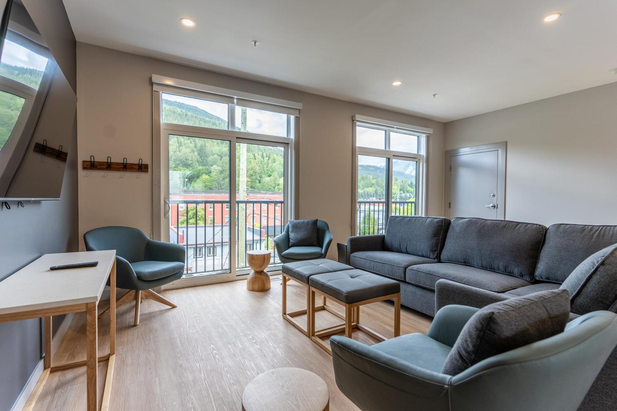 Basecamp Suites Revelstoke Buitenkant foto